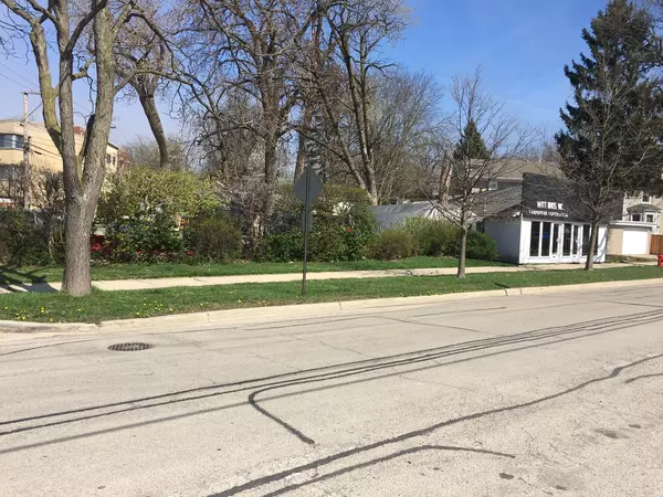 Wilmette, IL 60091,514 POPLAR Drive