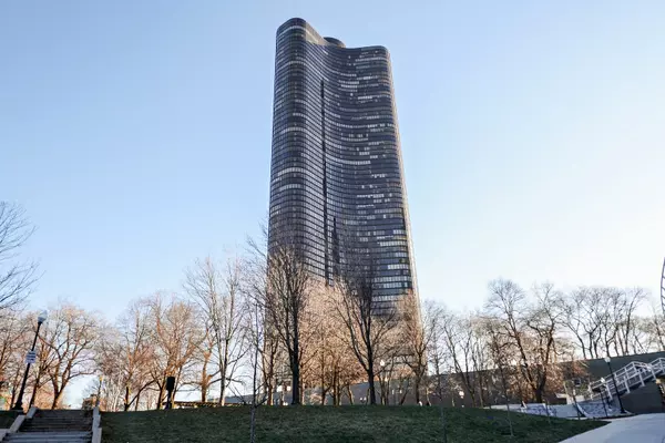 Chicago, IL 60611,505 N Lake Shore Drive #2211