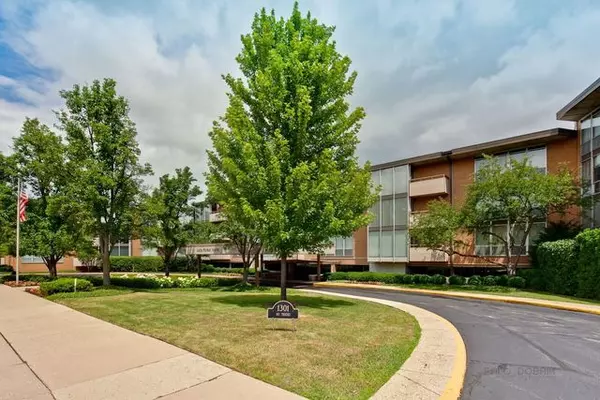 Lake Forest, IL 60045,1301 N Western Avenue #209