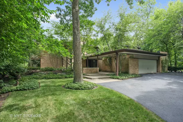 Highland Park, IL 60035,392 Woodland Road