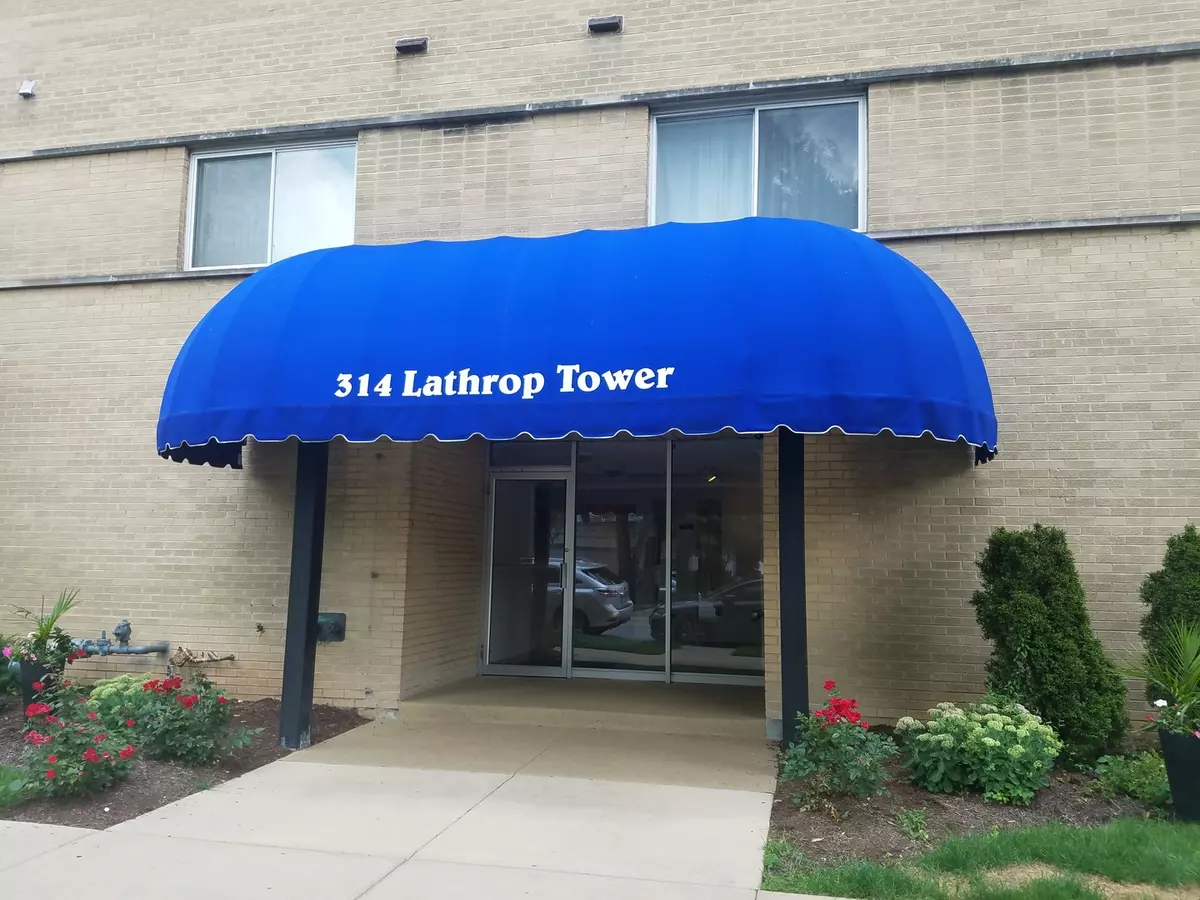 Forest Park, IL 60130,314 Lathrop Avenue #408