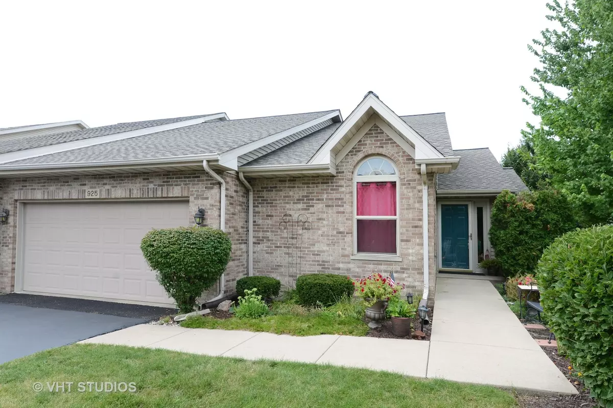 Sycamore, IL 60178,925 Foxpointe Drive