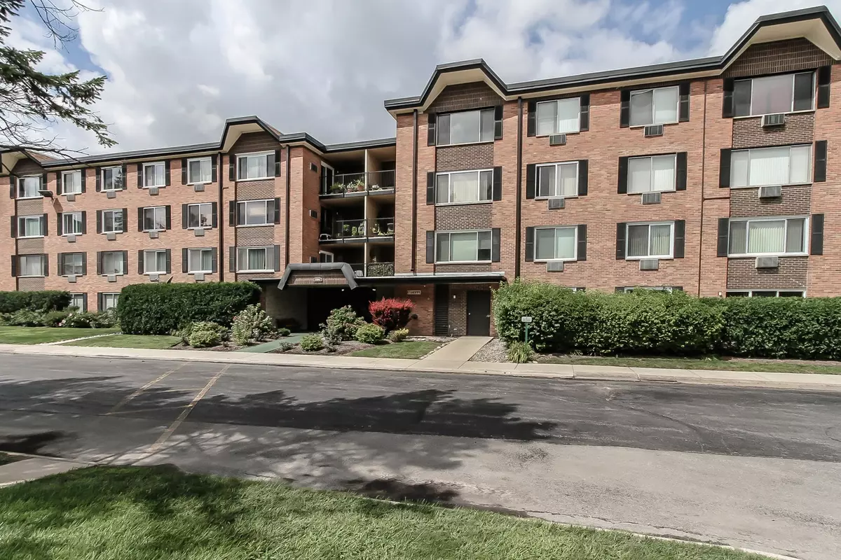 Arlington Heights, IL 60005,1206 S New Wilke Road #204