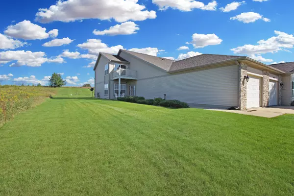 Freeport, IL 61032,3254 Rye Ridge Trail #13