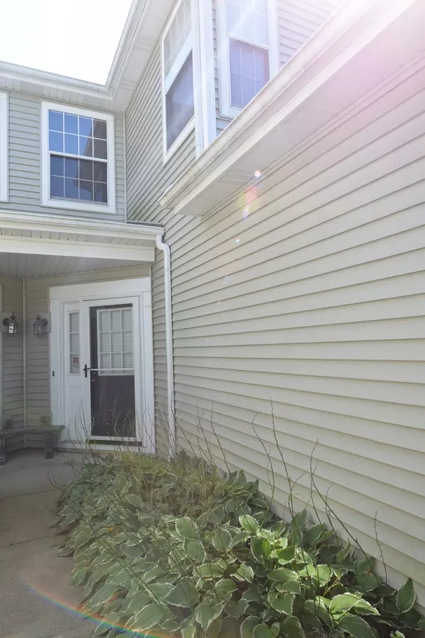 Schaumburg, IL 60194,319 Hunterdon Court #2319A