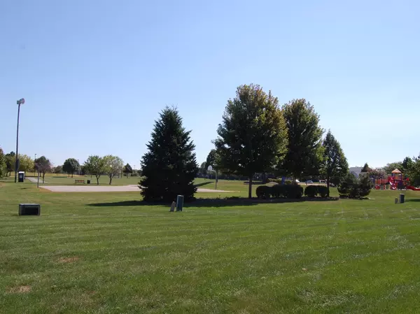 Yorkville, IL 60560,1510 Cottonwood Trail #1510