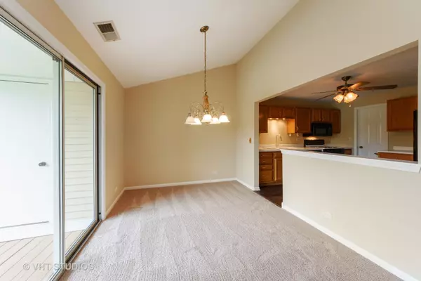 Mount Prospect, IL 60056,814 Butternut Lane #D