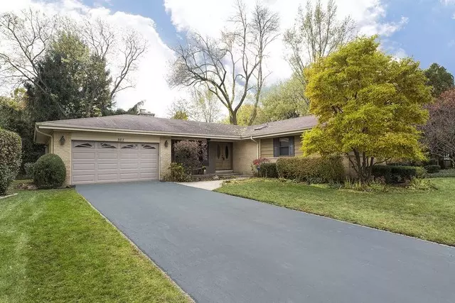 Northbrook, IL 60062,2517 Cherry Lane