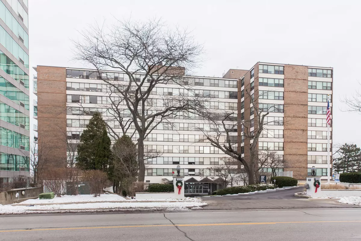 Wilmette, IL 60091,1616 SHERIDAN Road #5F