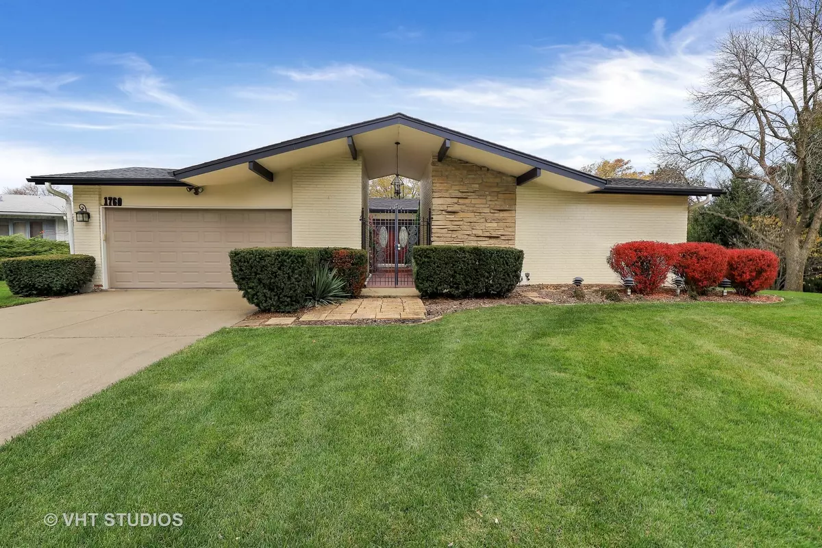 Deerfield, IL 60015,1760 W Carol Court