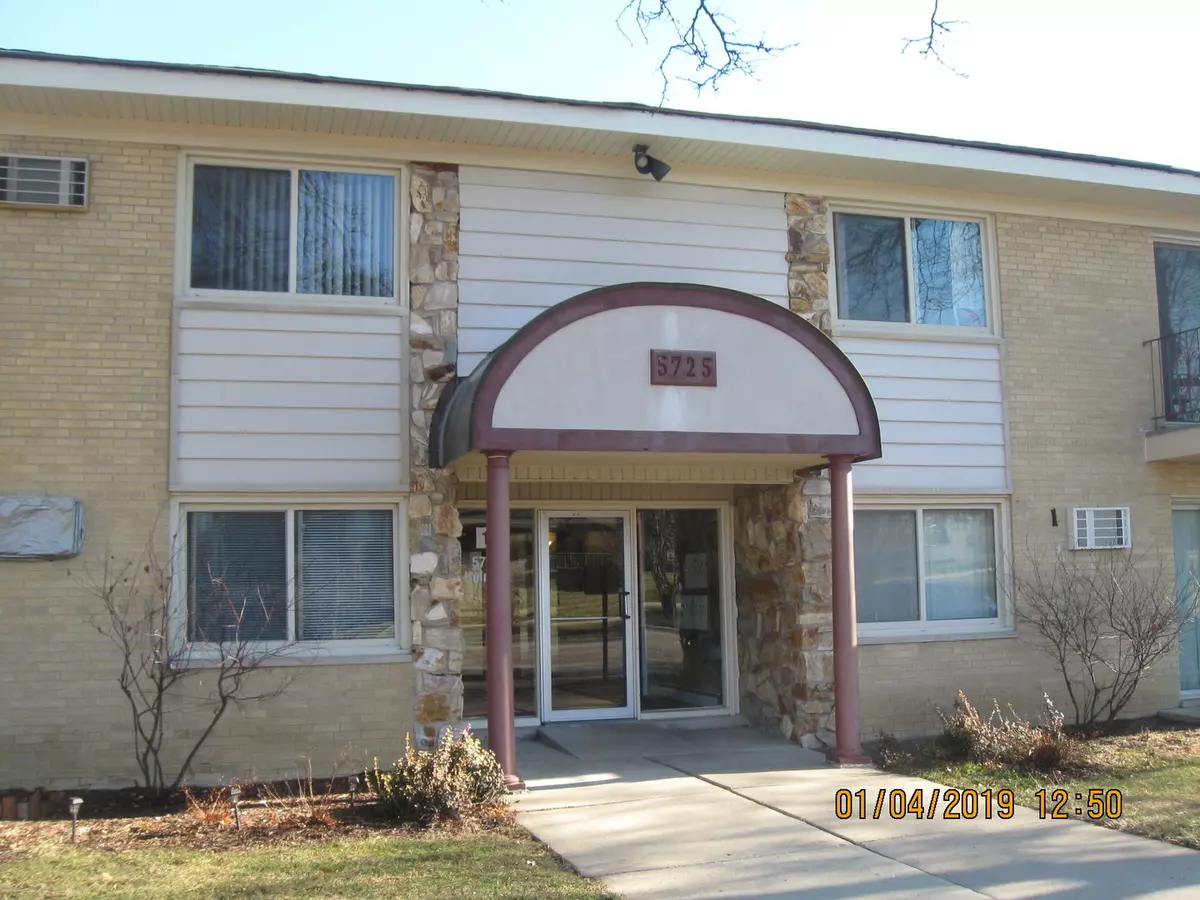 Clarendon Hills, IL 60514,5725 Holmes Avenue #16