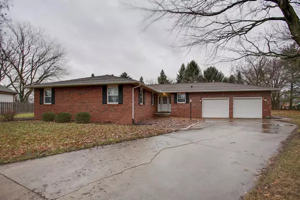 Savoy, IL 61874,8 Azalea Court