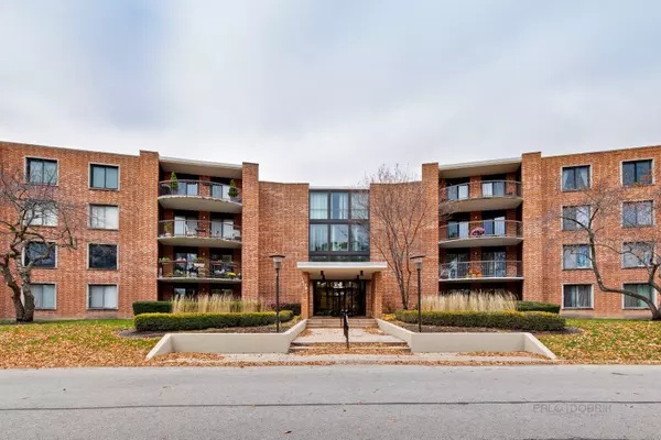 Arlington Heights, IL 60005,1405 E Central Road #102A