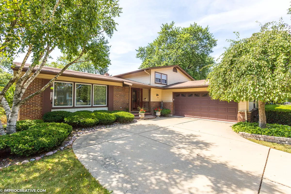 Arlington Heights, IL 60004,503 W Hackberry Drive