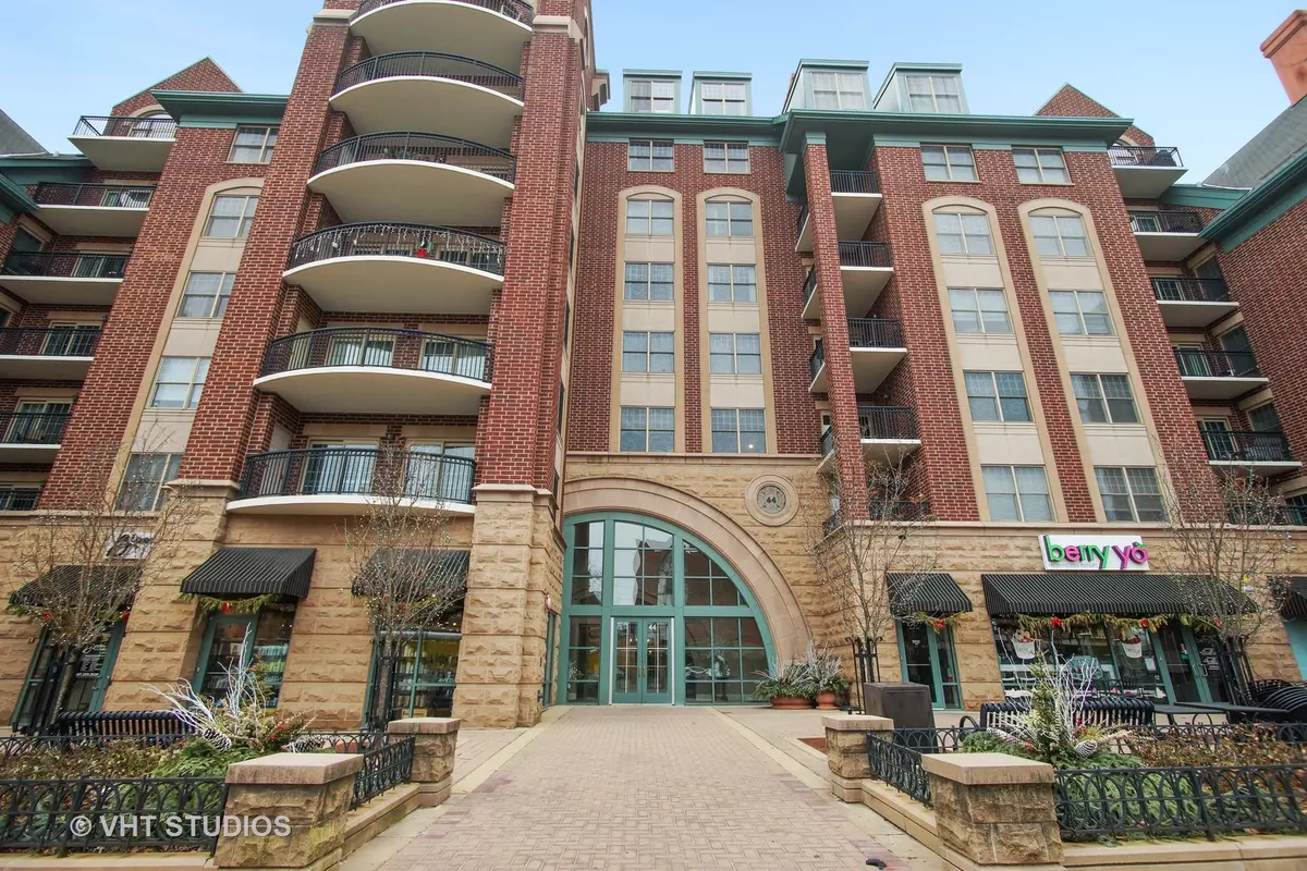 Arlington Heights, IL 60005,44 N Vail Avenue #303