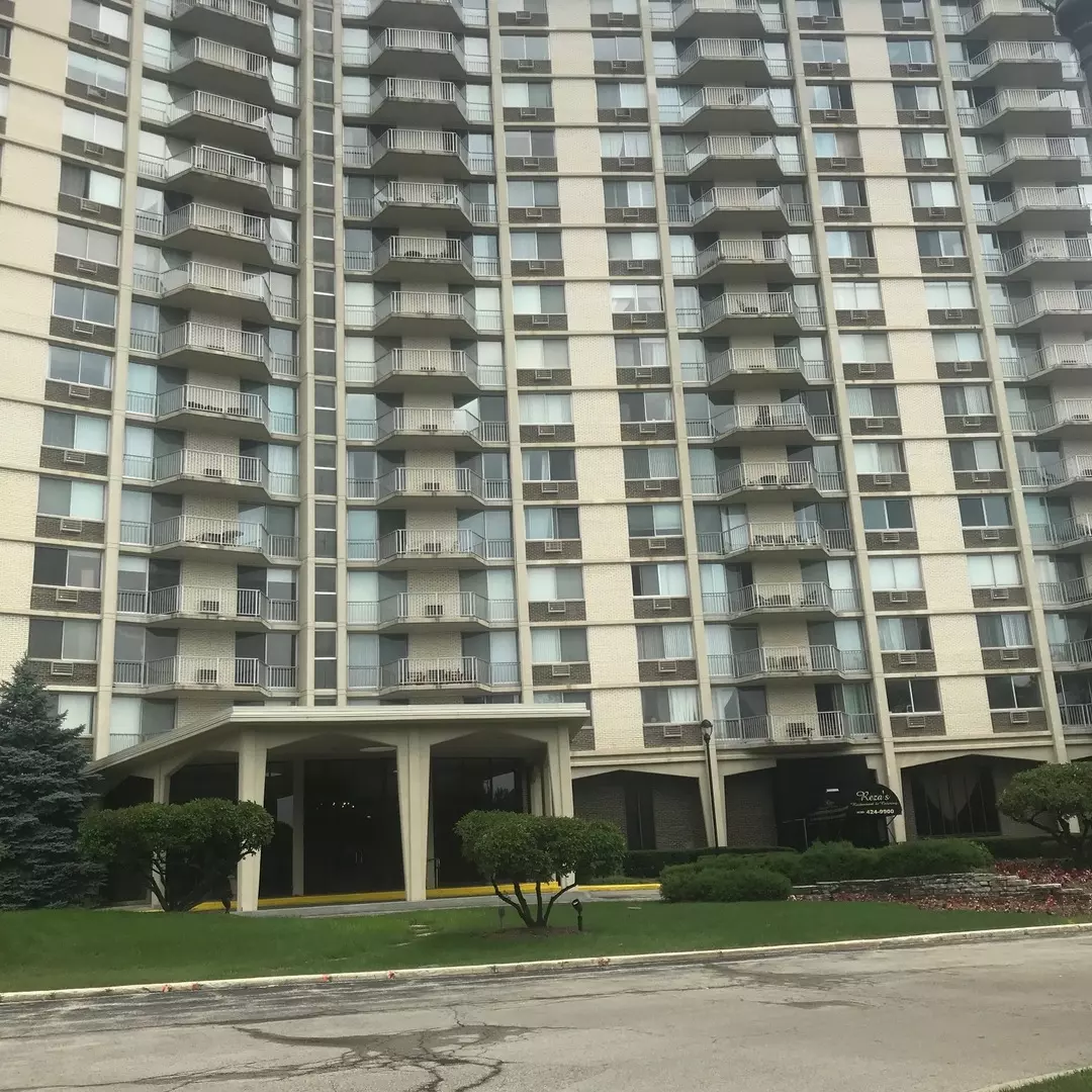 Oak Brook, IL 60523,40 N Tower Road #9F