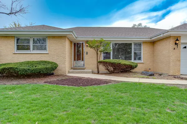 Schaumburg, IL 60193,1027 Charlene Lane