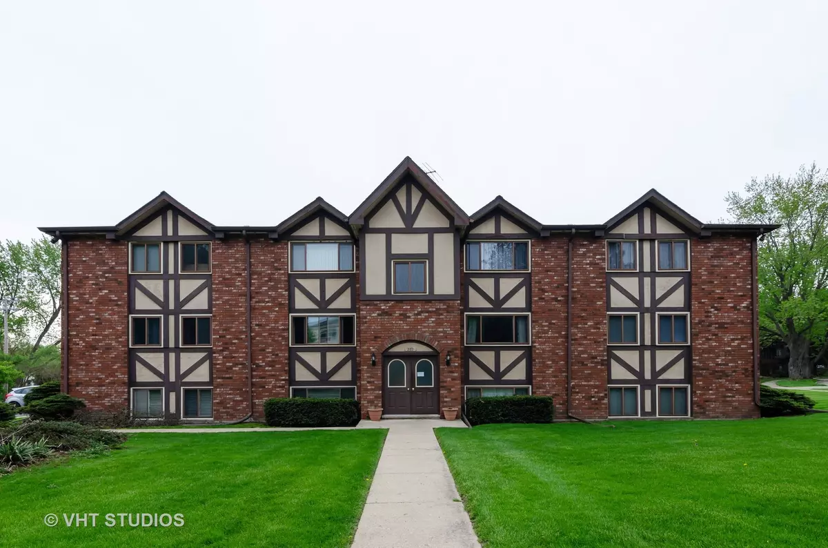 West Dundee, IL 60118,319 Dunning Avenue #2D