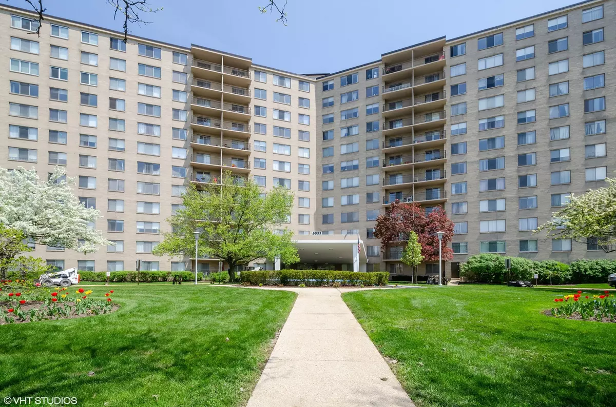 Chicago, IL 60645,6933 N KEDZIE Avenue #705