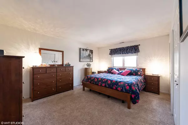 Orland Park, IL 60462,15725 Old Orchard Court #2N