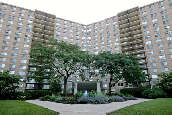 Chicago, IL 60645,7033 N Kedzie Avenue #1714