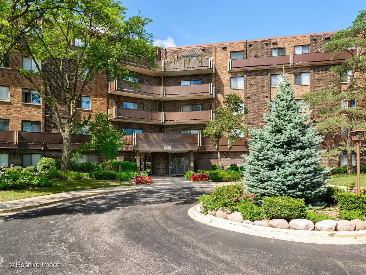 Elk Grove Village, IL 60007,840 WELLINGTON Avenue #212