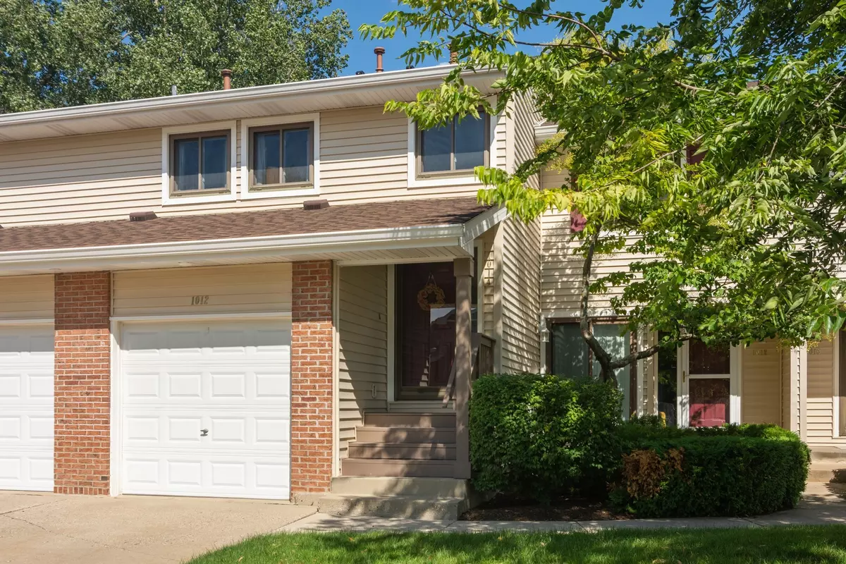 Buffalo Grove, IL 60089,1014 Pinetree Circle