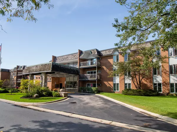 Downers Grove, IL 60515,4220 Saratoga Avenue #106