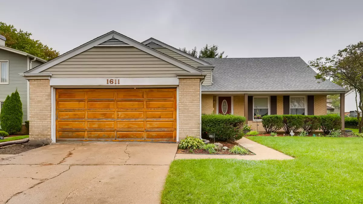 Arlington Heights, IL 60005,1611 S Chesterfield Drive