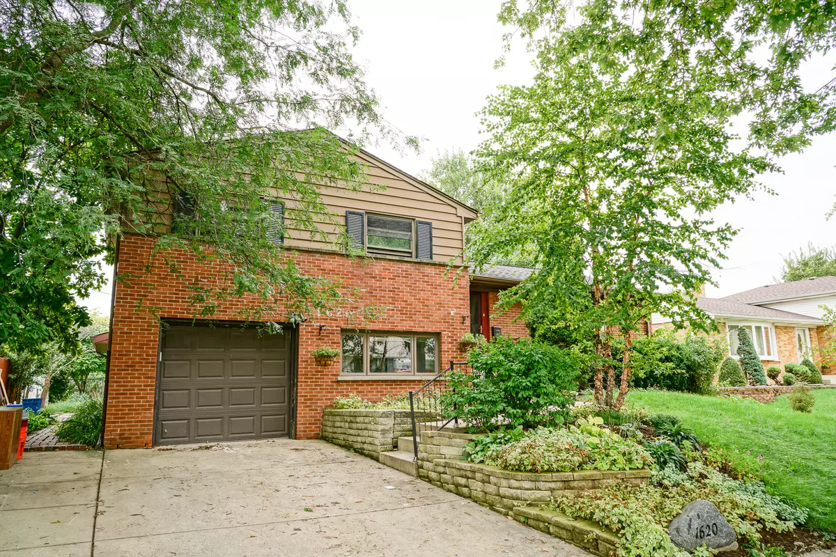 Melrose Park, IL 60160,1620 Clay Court