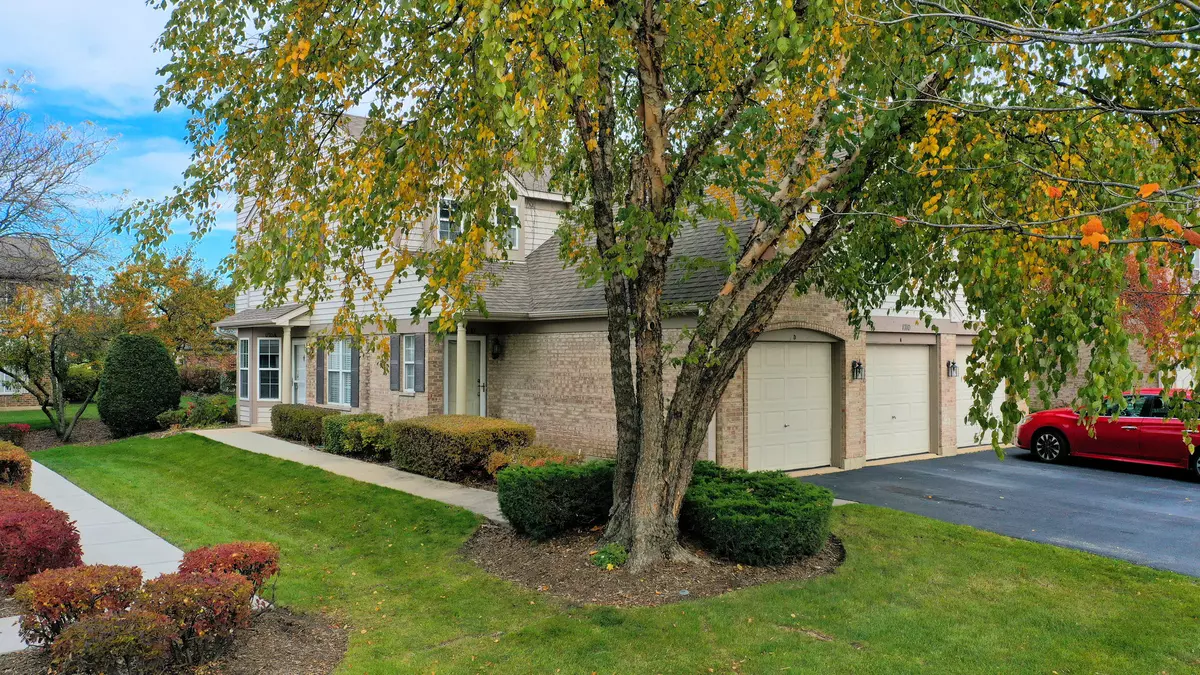 Schaumburg, IL 60193,1710 Autumn Avenue #7A