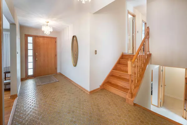 Wood Dale, IL 60191,198 MURRAY Drive