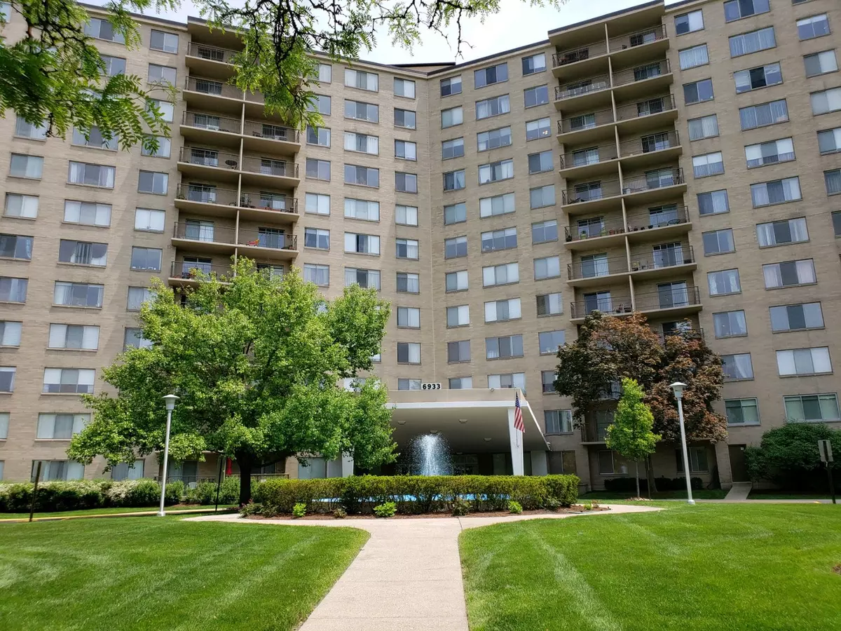 Chicago, IL 60645,6933 N Kedzie Avenue #1014