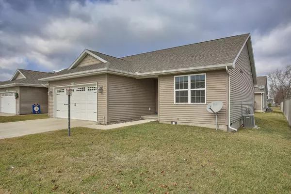 Fisher, IL 61843,206 Turnberry Court #206