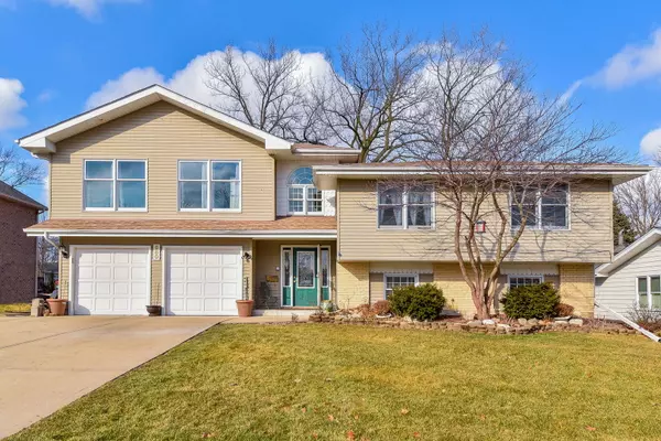 Glen Ellyn, IL 60137,21W680 Buckingham Road