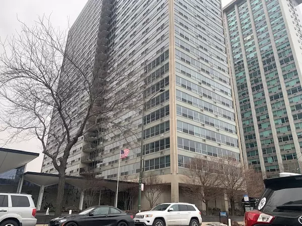 Chicago, IL 60657,3550 N LAKE SHORE Drive #317