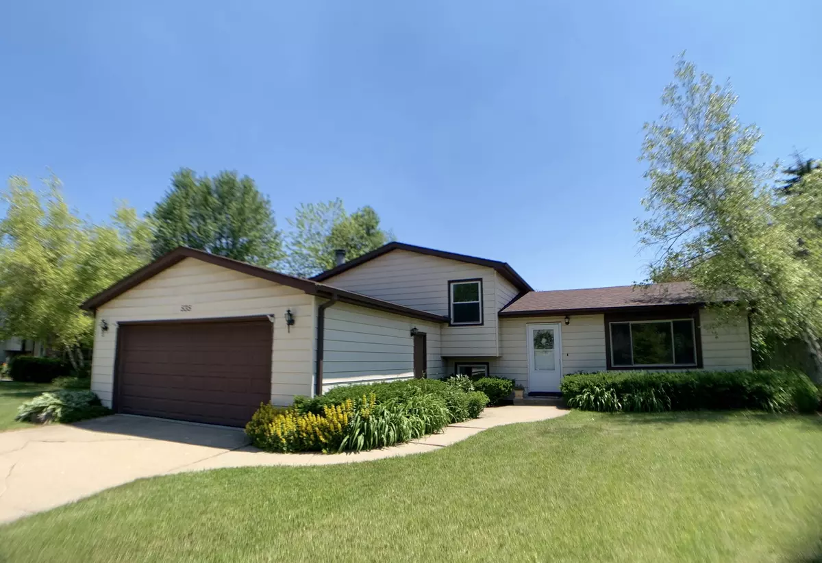 Lindenhurst, IL 60046,535 Whispering Pines Road