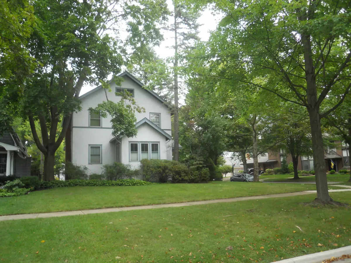 Wilmette, IL 60091,700 Laurel Avenue