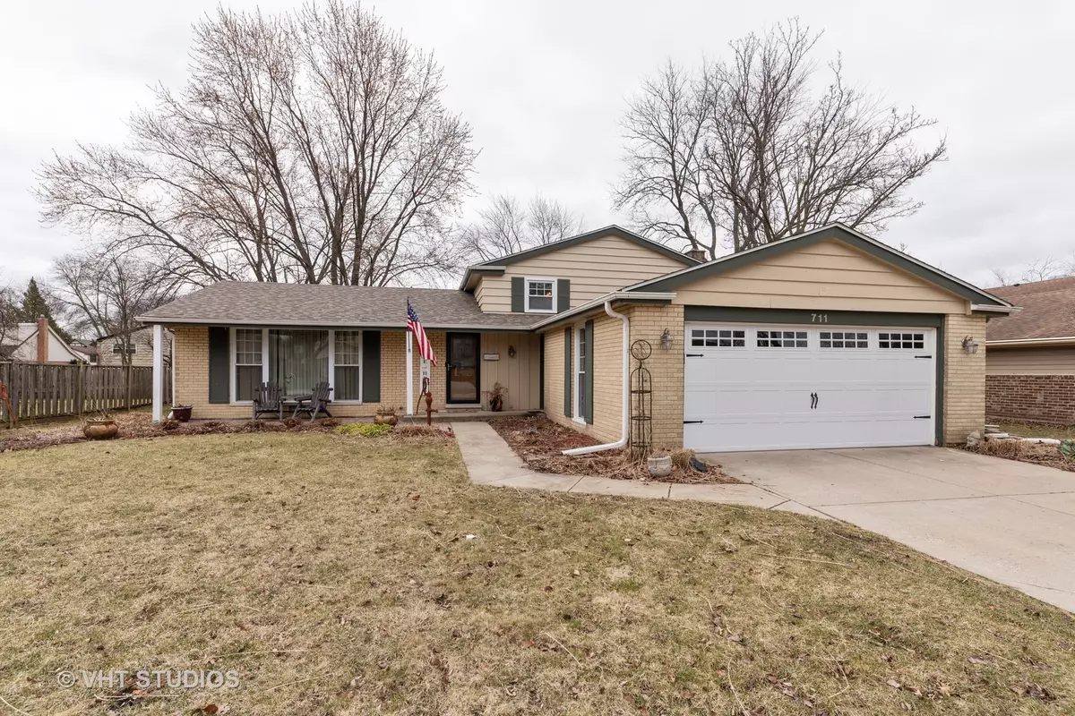 Arlington Heights, IL 60004,711 E HACKBERRY Drive