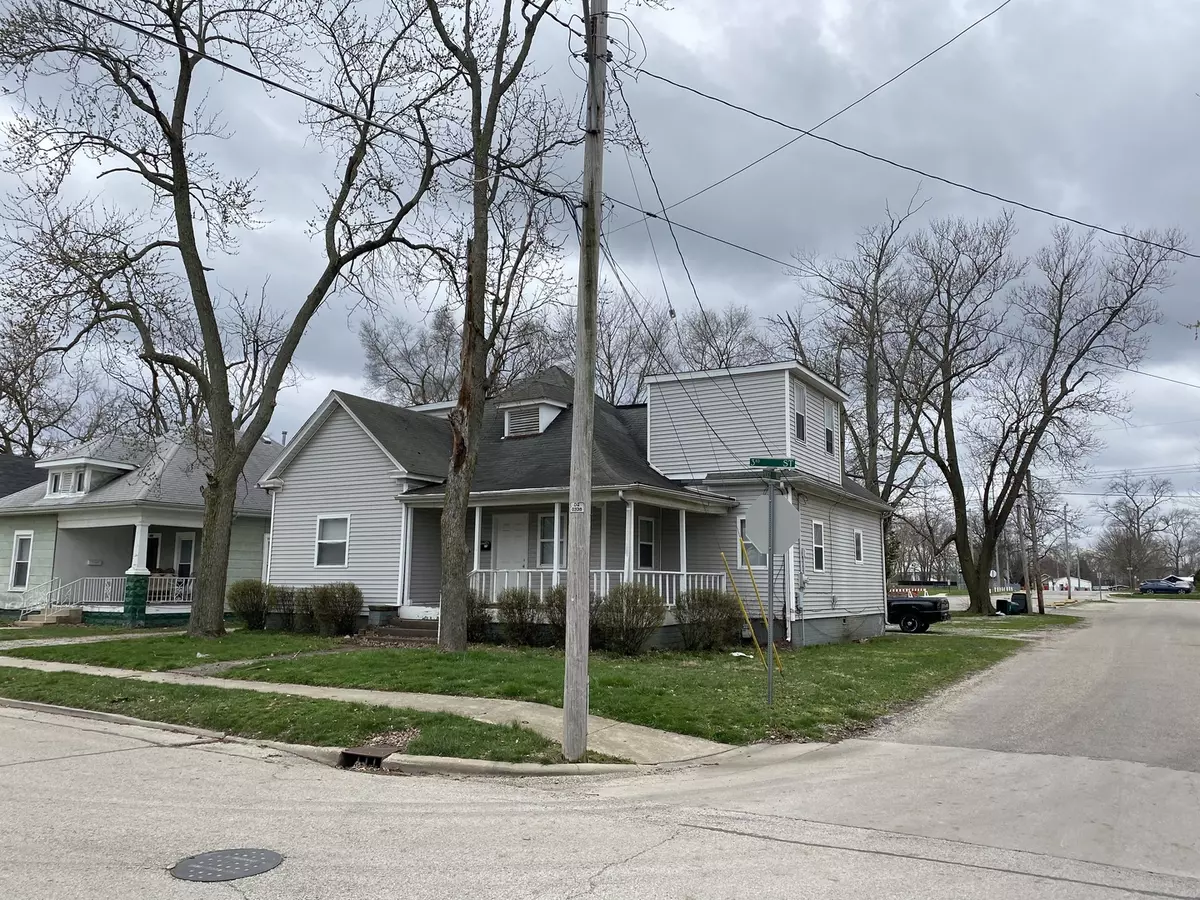 Charleston, IL 61920,1202 3RD Street