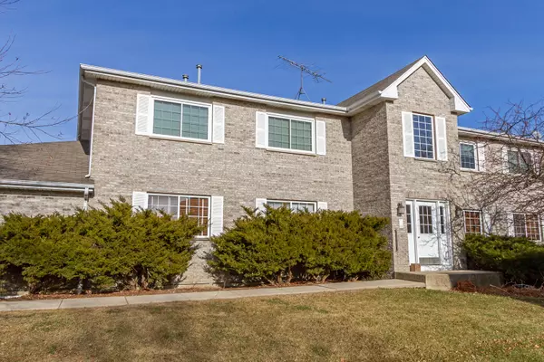 South Elgin, IL 60177,367 Stonington Place #367