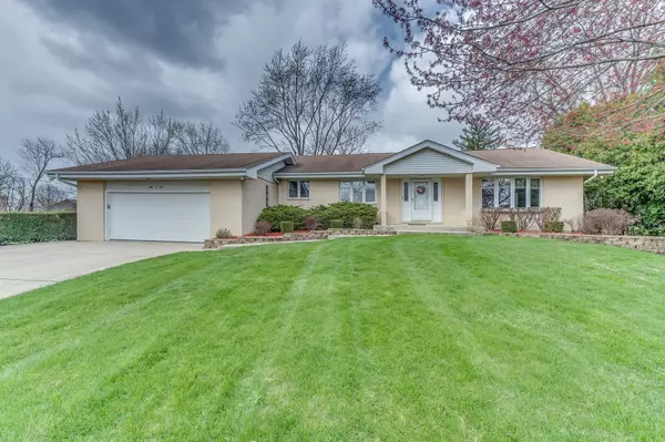 Lisle, IL 60532,906 Wood Court