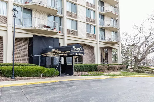 Oak Brook, IL 60523,40 N Tower Road #4F