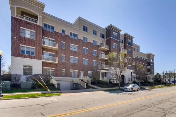 Downers Grove, IL 60515,965 Rogers Street #307