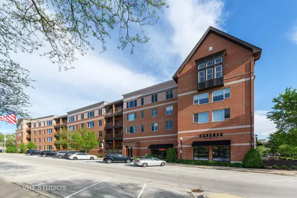 Downers Grove, IL 60515,935 Burlington Avenue #402