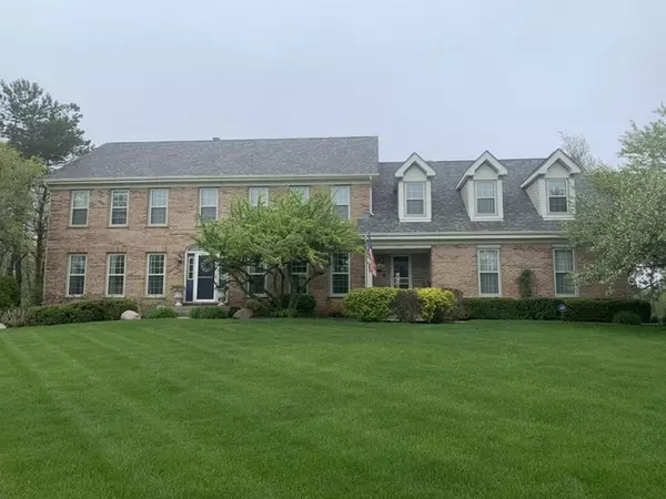 36735 N Old Woods Trail, Gurnee, IL 60031