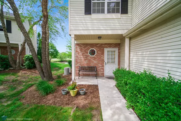 Glendale Heights, IL 60139,54 N Golfview Court #54