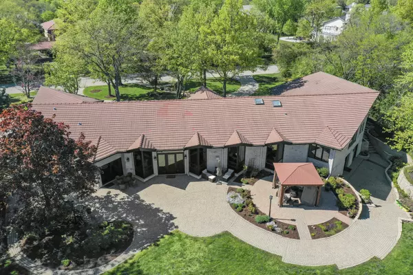 Oak Brook, IL 60523,117 Indian Trail Road