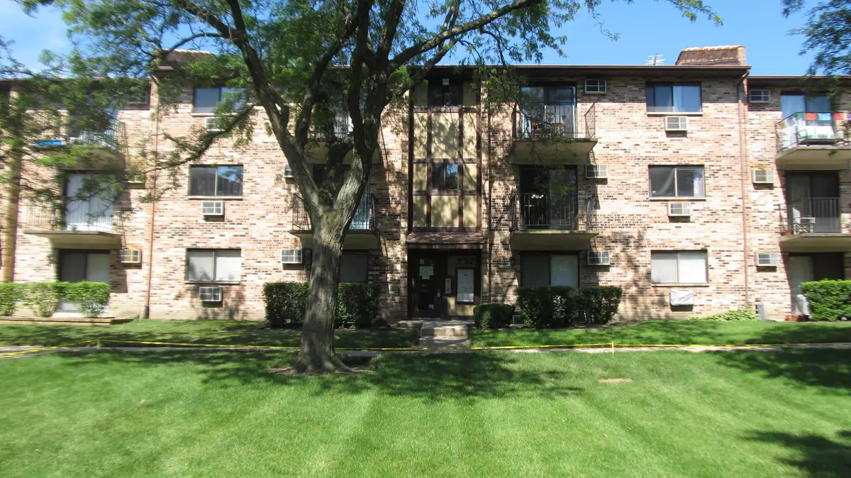 Carol Stream, IL 60188,232 Klein Creek Court #4D