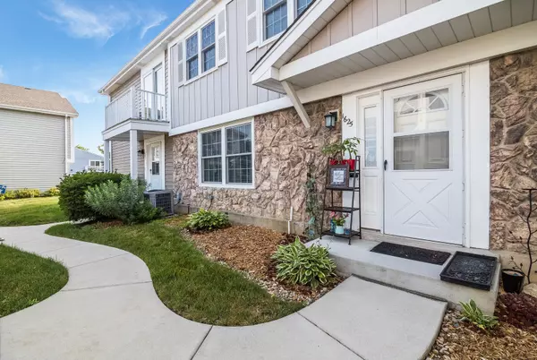 Wheaton, IL 60189,1625 Woodcutter Lane #1625